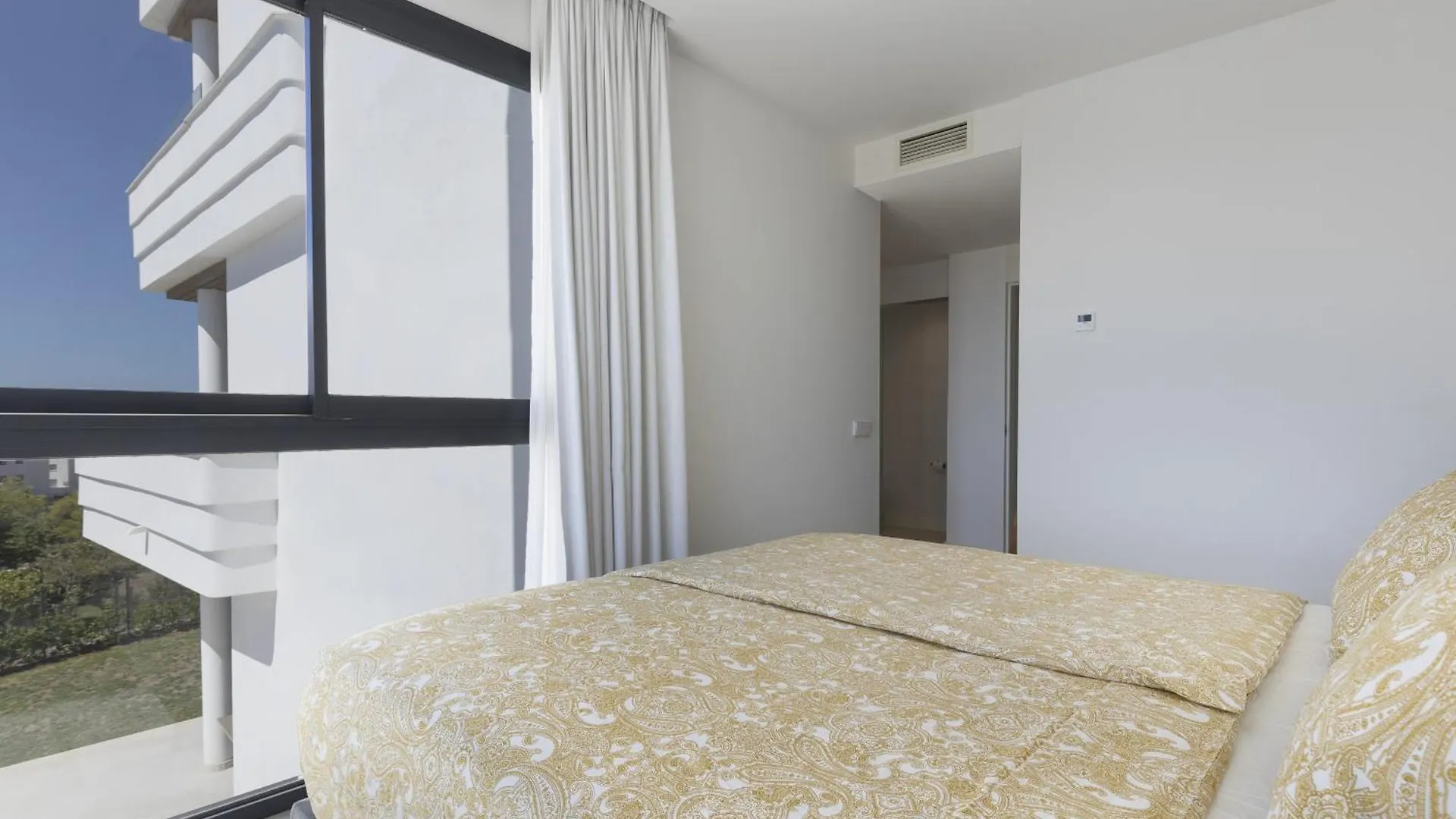 Exclusive 3-Bedroom Apartment In Higueron Fuengirola